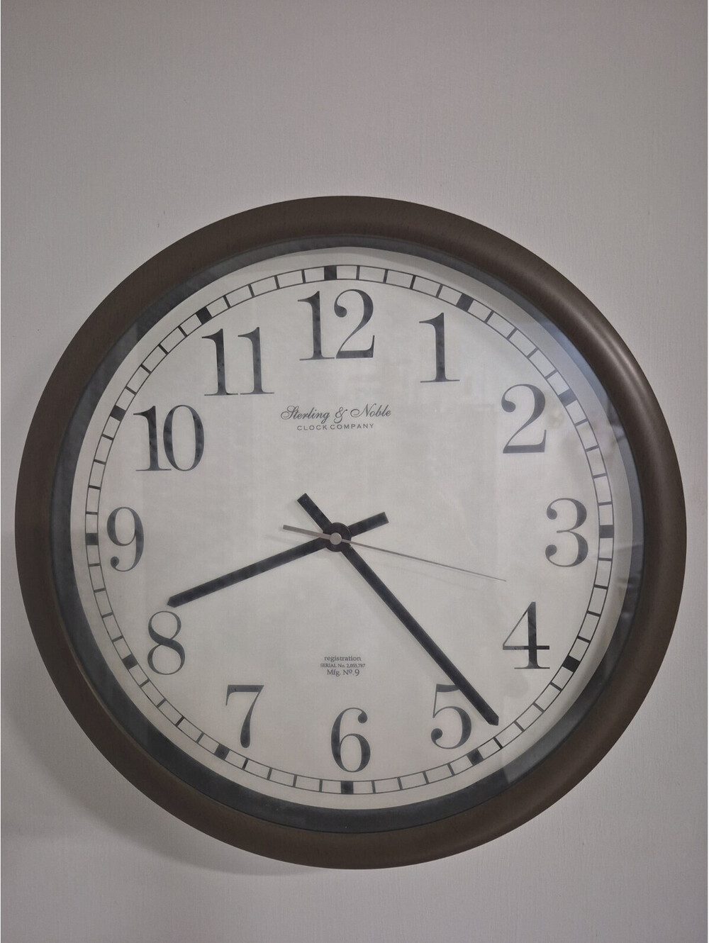 Vintage classic Sterling & Noble 15" Brown Round Wall Clock Mfg No 9 ~ Easy Read